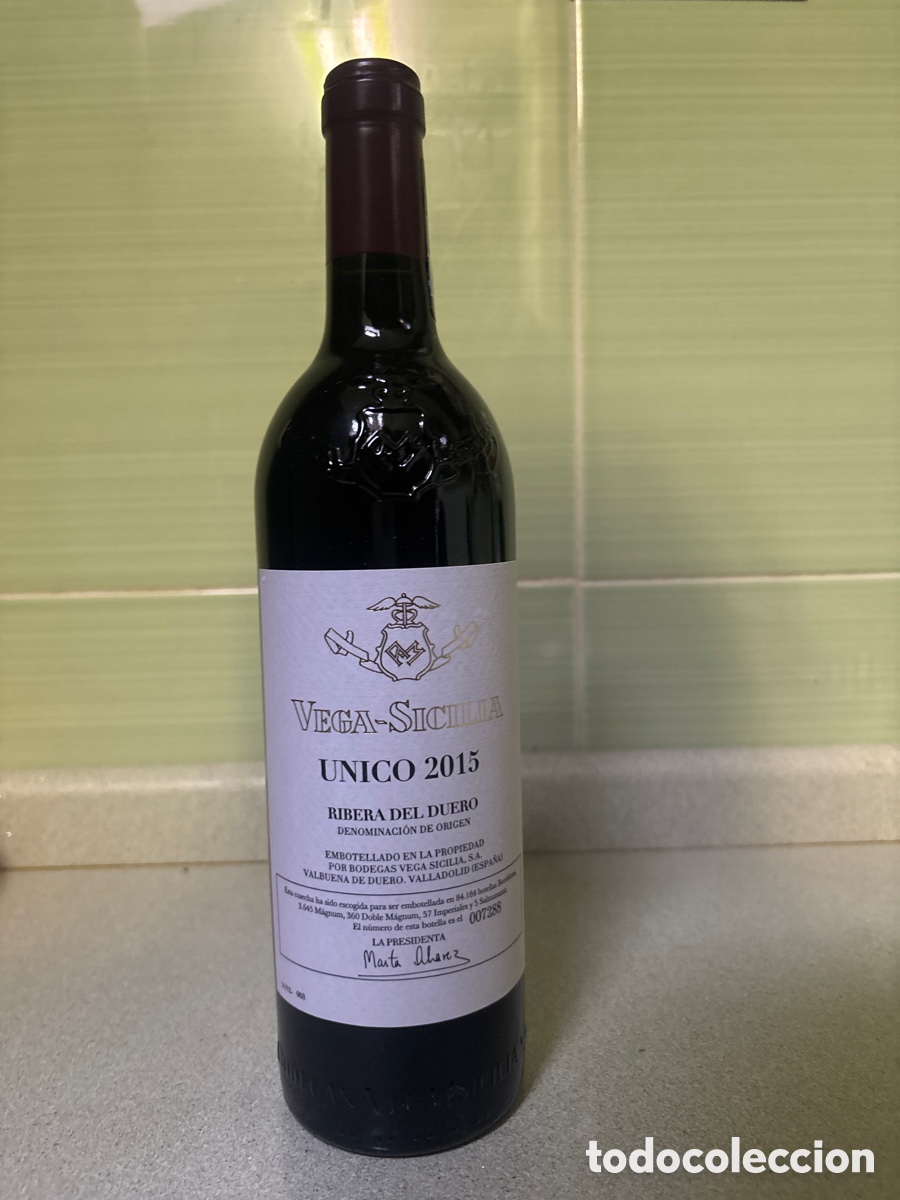 Coleccionismo de vinos y licores: Botella vega sicilia unico 2015