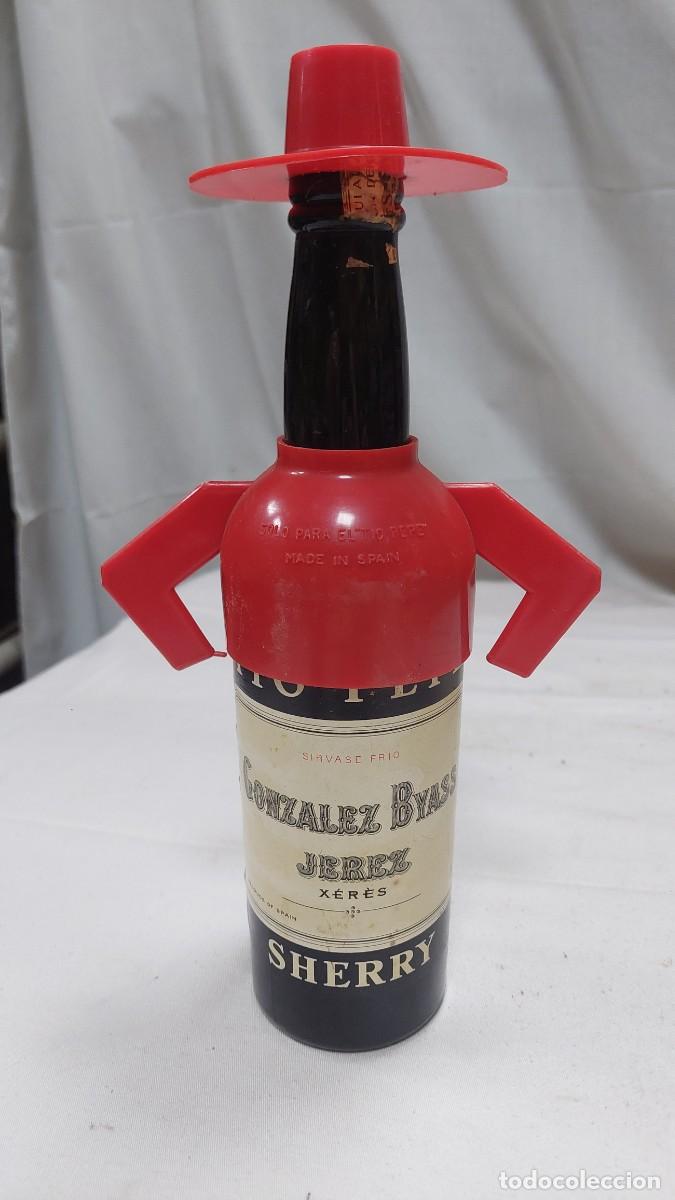 Coleccionismo de vinos y licores: Botella de Tio Pepe sin abrir