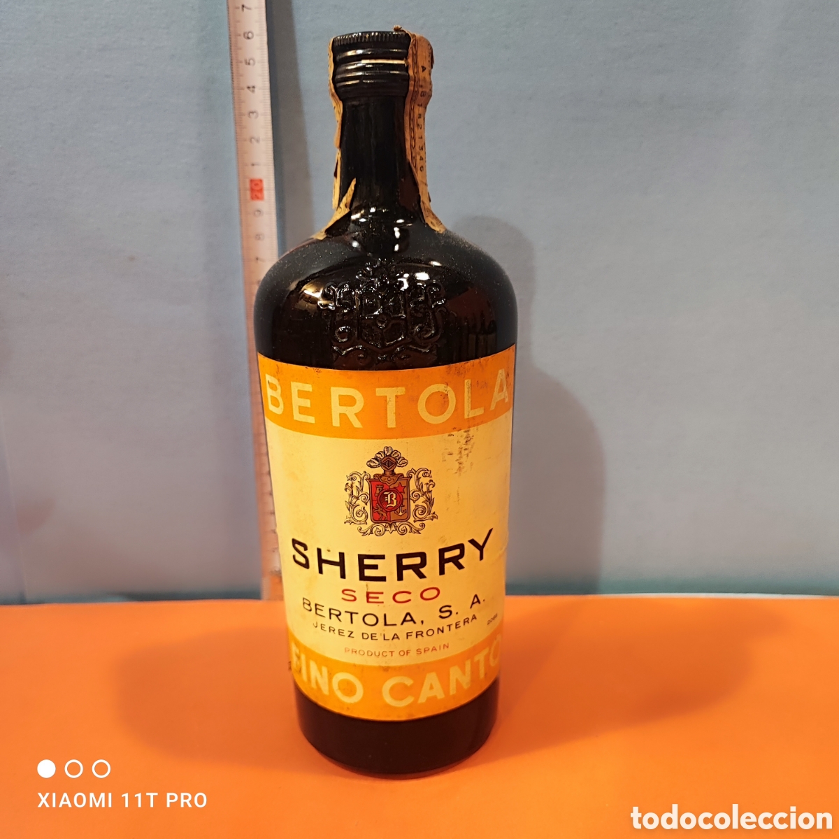 Coleccionismo de vinos y licores: Botella de jerez seco Bertola.