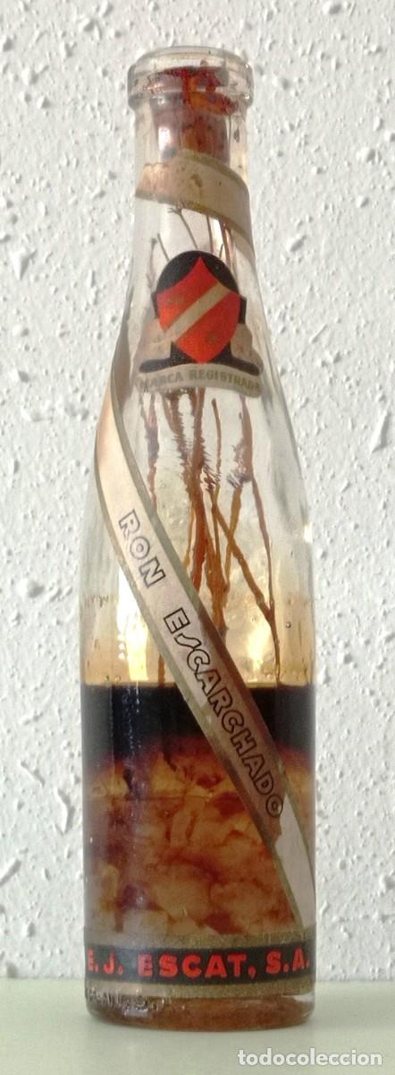 Coleccionismo de vinos y licores: BOTELLITA BOTELL&Iacute;N RON ESCARCHADO (E.J. ESCAT, S.A.) BARCELONA (16,3cm ALTO)