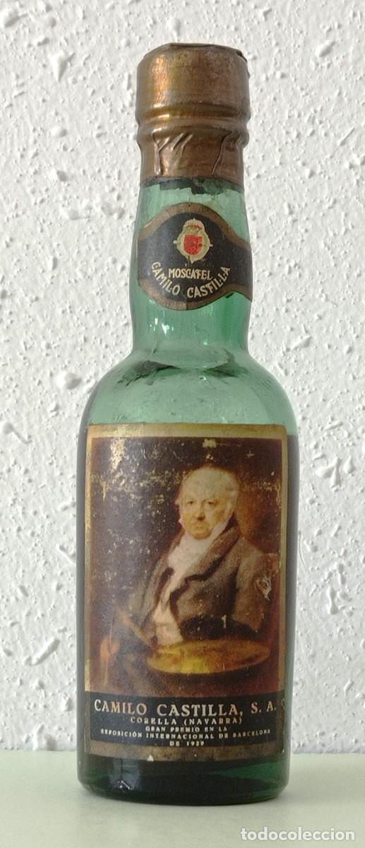 Coleccionismo de vinos y licores: BOTELLITA BOTELL&Iacute;N MOSCATEL ''CAMILO CASTILLA'' (CAMILO CASTILLA, S.A.) CORELLA (NAVARRA) (12,8cm)