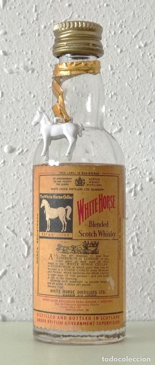 Coleccionismo de vinos y licores: BOTELLITA BOTELL&Iacute;N WHISKY ''WHITE HORSE'' (WHITE HORSE DISTILLERS LTD.) GLASGOW & LONDON (11,7cm)