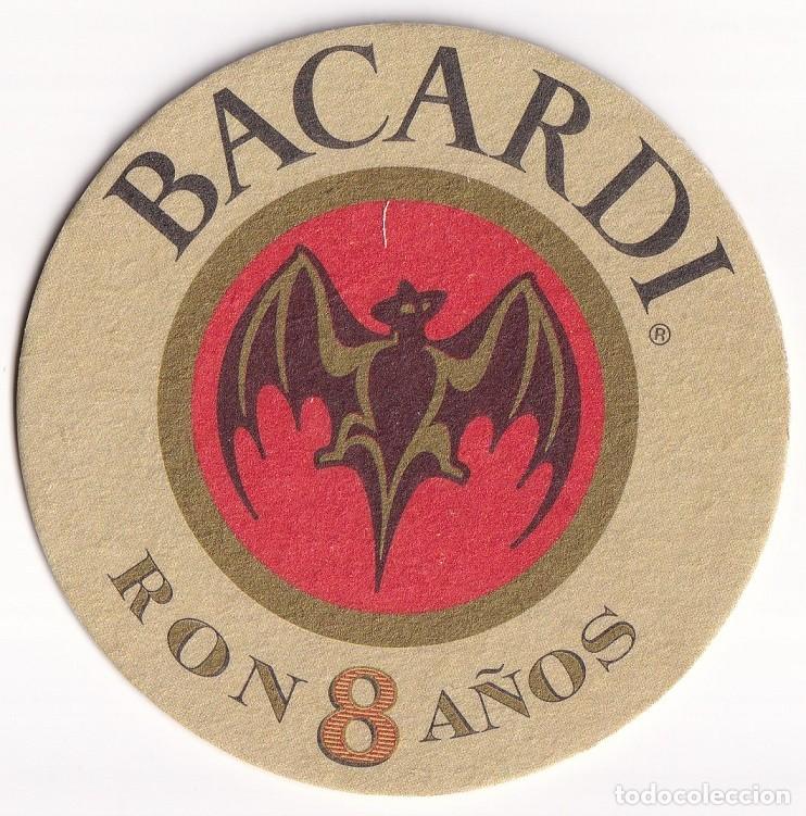 Coleccionismo de vinos y licores: Antiguo posavasos - Bacardi - Ron 8 a&ntilde;os