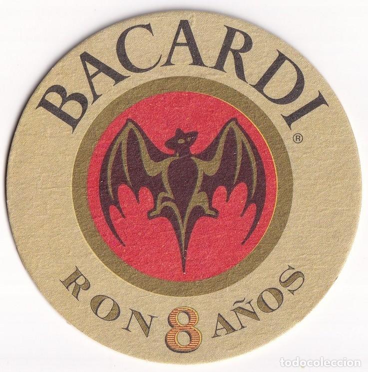 Coleccionismo de vinos y licores: Antiguo posavasos - Bacardi - Ron 8 a&ntilde;os