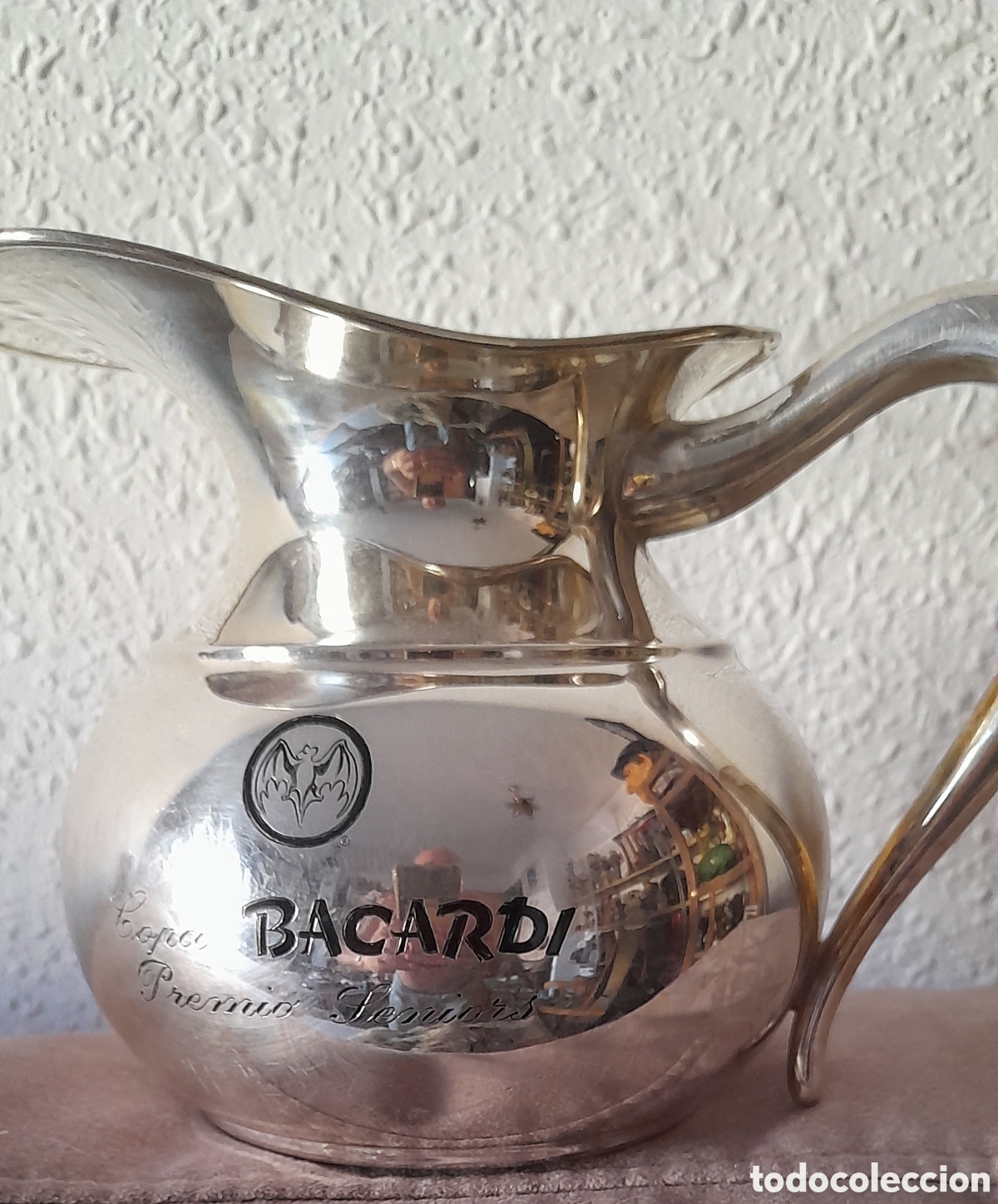 Coleccionismo de vinos y licores: Original jarra met&aacute;lica BACARDI