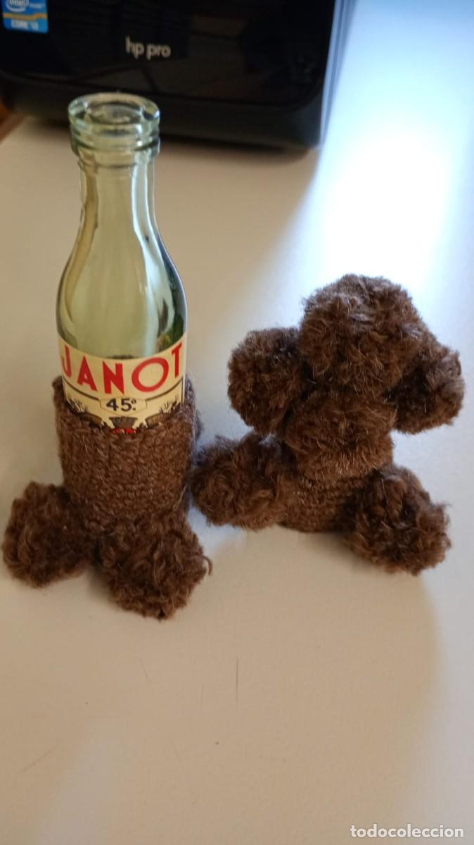 Coleccionismo de vinos y licores: Botella y funda vintage anis Janot pastis
