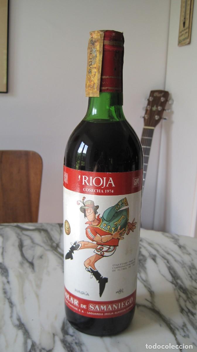 Coleccionismo de vinos y licores: BOTELLA DE VINO SOLAR DE SAMANIEGO - RIOJA COSECHA 1974 - MUNDIAL F&Uacute;TBOL 1982 - MINGOTE - HUNGR&Iacute;A
