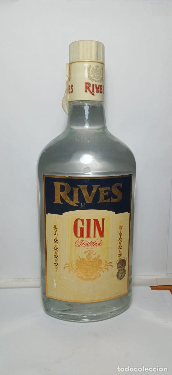 Coleccionismo de vinos y licores: Botella antigua ginebra Rives Gin LLENA vintage a&ntilde;os 80/90