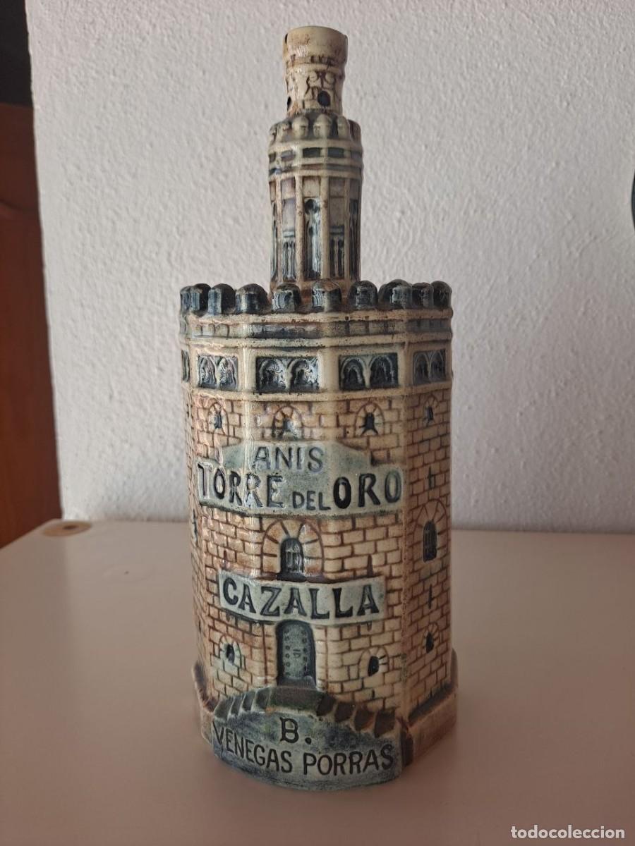 Coleccionismo de vinos y licores: Botella antigua Torre del oro - Cazalla - an&iacute;s(Vac&iacute;a)