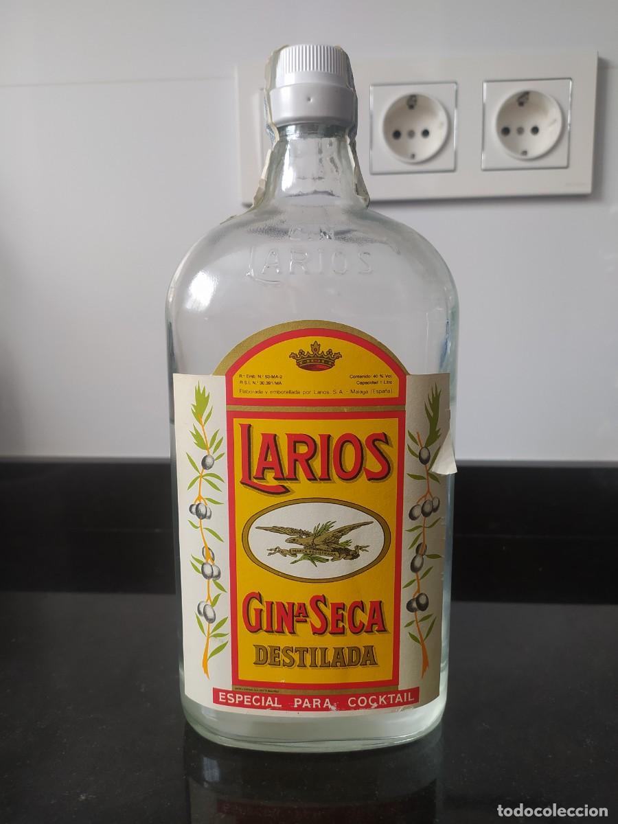 Coleccionismo de vinos y licores: Larios ginebra embotellada en M&aacute;laga
