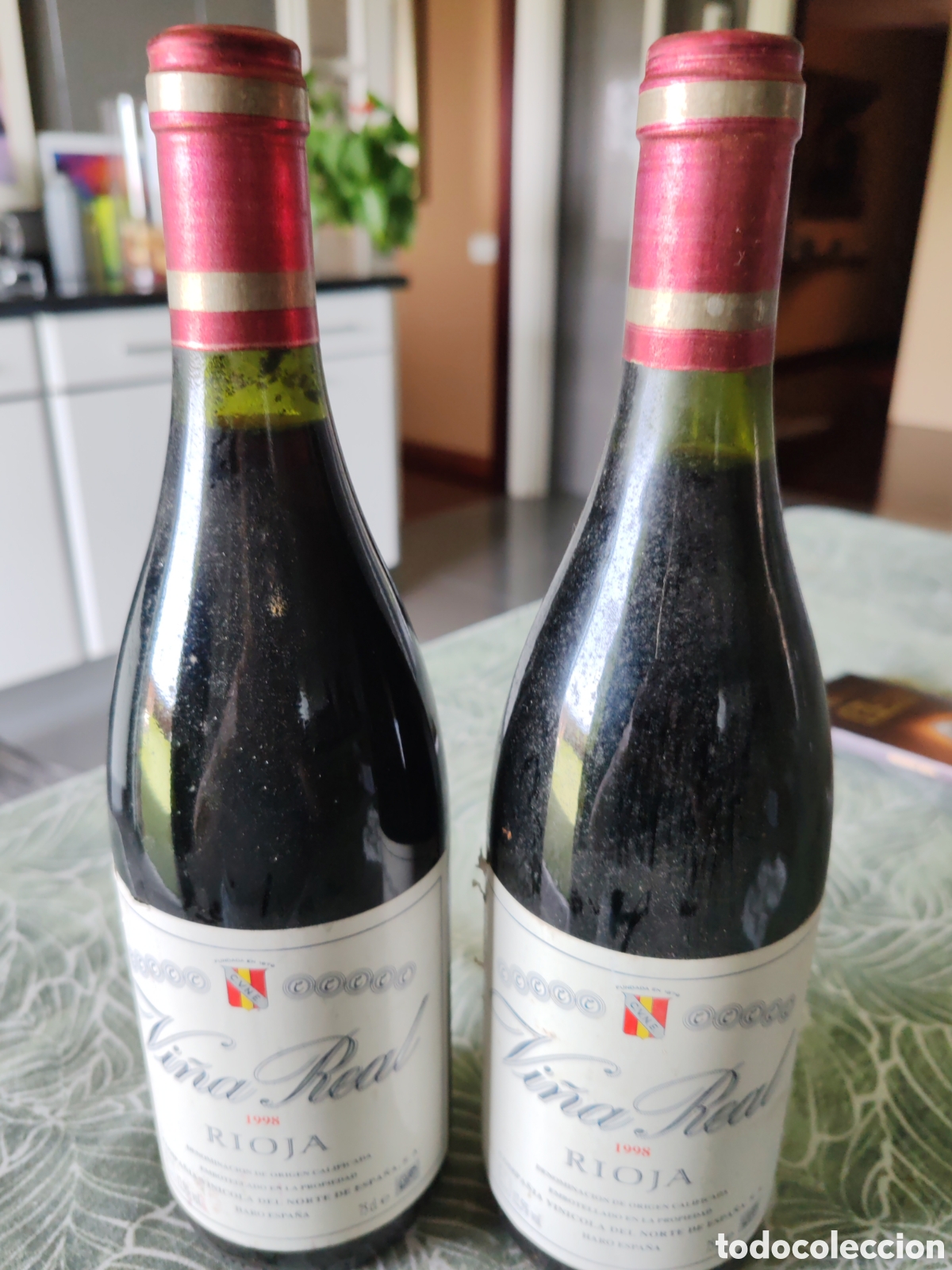 Coleccionismo de vinos y licores: 2 botellas Vi&ntilde;a Real 1998 Rioja