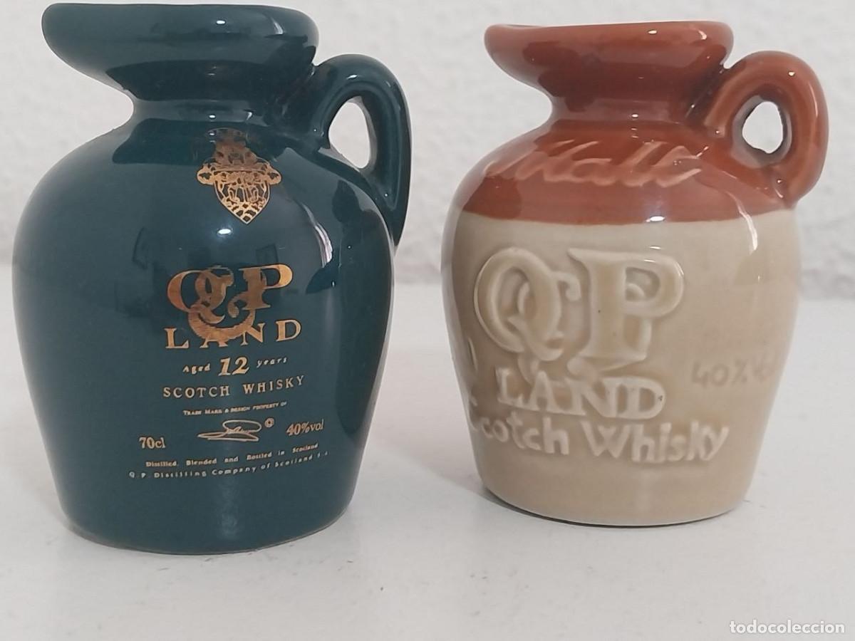 Coleccionismo de vinos y licores: Lote 2 Mini Jarras Cer&aacute;mica Whisky Q&P Land