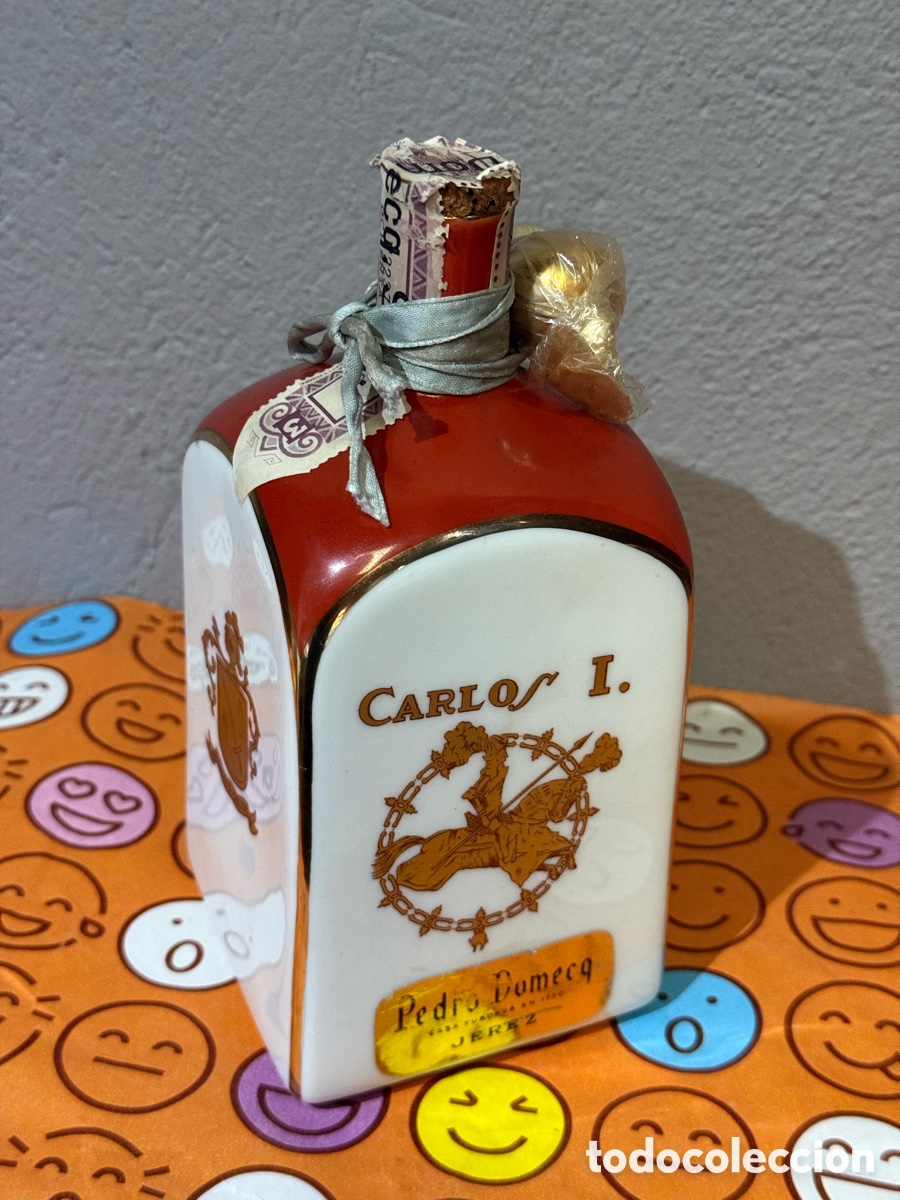 Coleccionismo de vinos y licores: Botella Vintage Brandy Carlos I Pedro Domecq - Porcelana Bidasoa