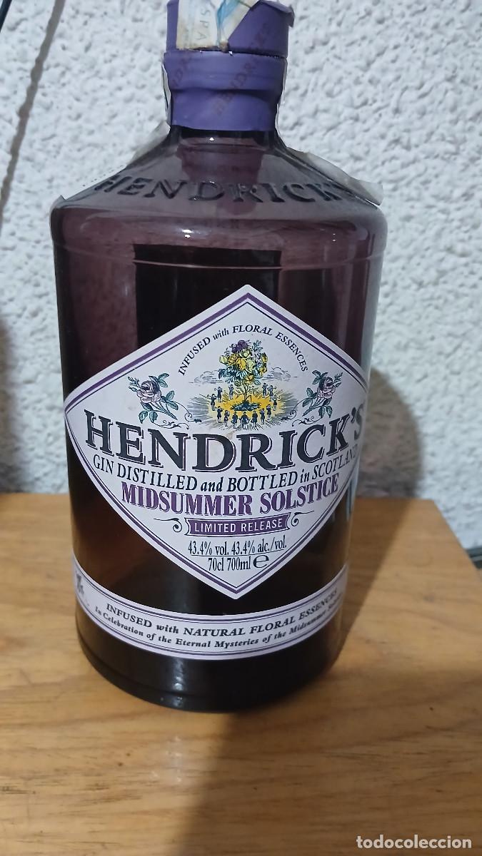 Coleccionismo de vinos y licores: Botella gin Hendricks midsummer solstice (vac&iacute;a)