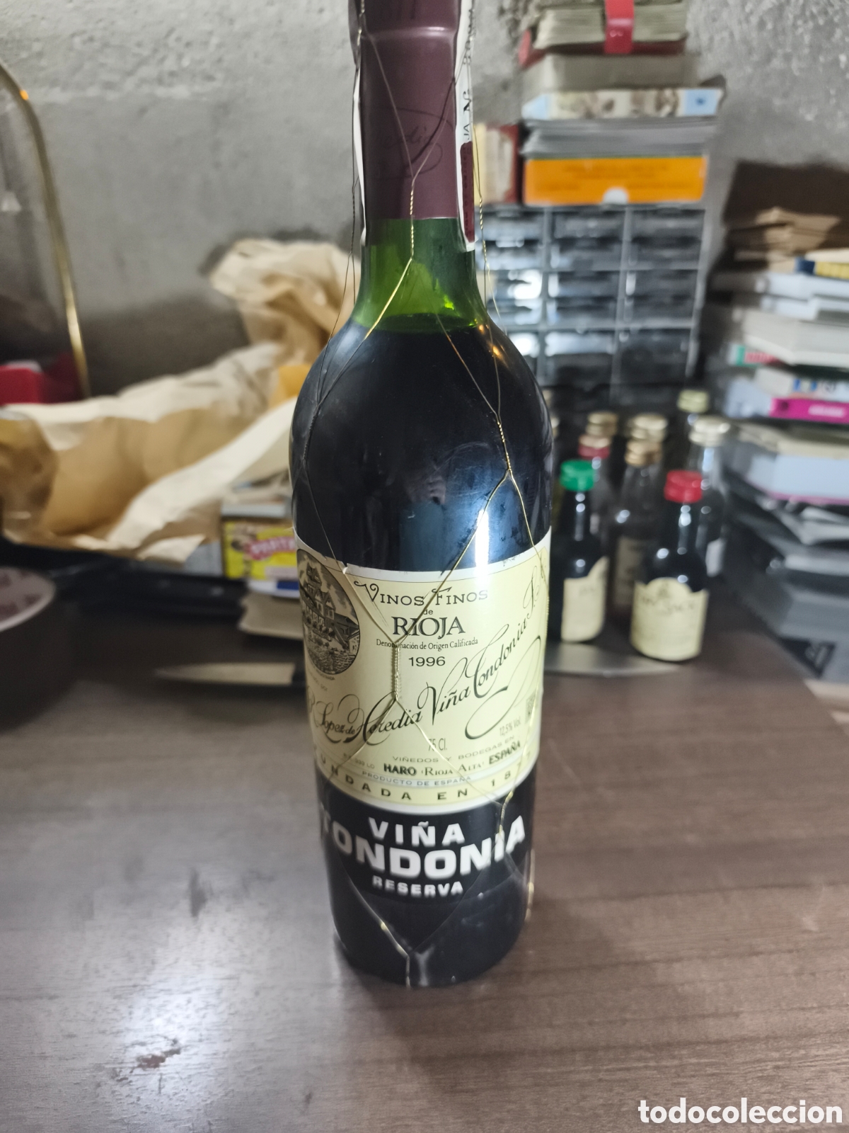 Coleccionismo de vinos y licores: Antigua botella de vino tinto Rioja Reserva Vi&ntilde;a Tondonia 1996, llena y cerrada