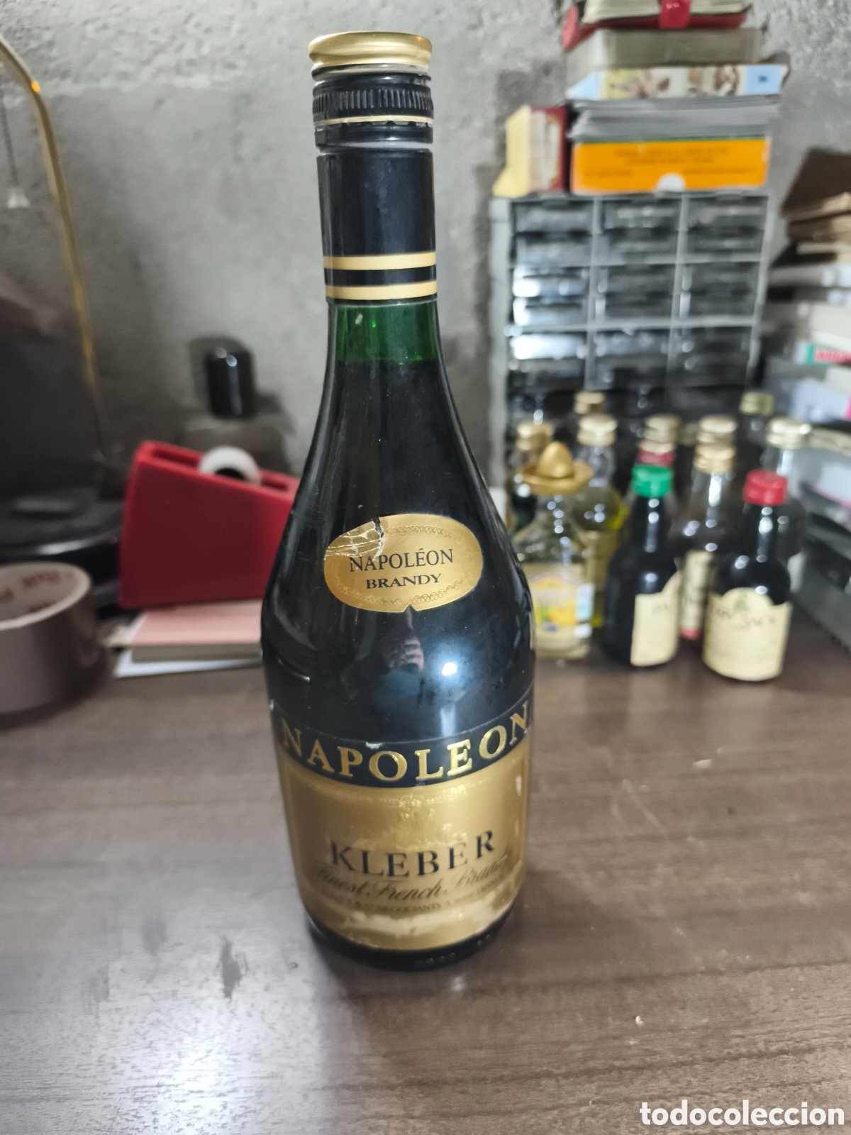 Coleccionismo de vinos y licores: Antigua botella de Brandy Napole&oacute;n llena y cerrada