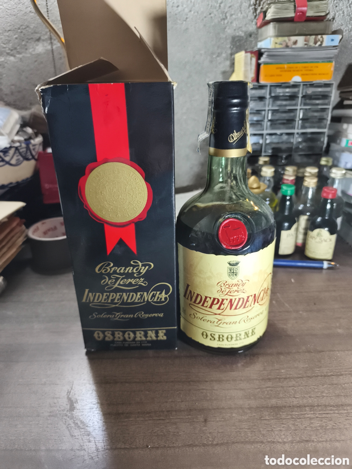 Coleccionismo de vinos y licores: Antigua botella de Brandy solera gran Reserva Independencia