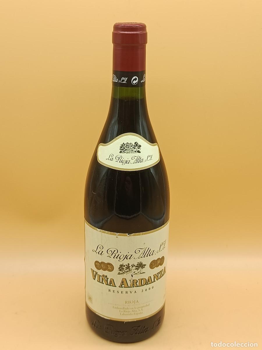 Coleccionismo de vinos y licores: BOTELLA VINO VI&Ntilde;A ARDANZA RESERVA 2000. TINTO LA RIOJA ALTA S.L. 75 CL. PRECINTADA. LTO.