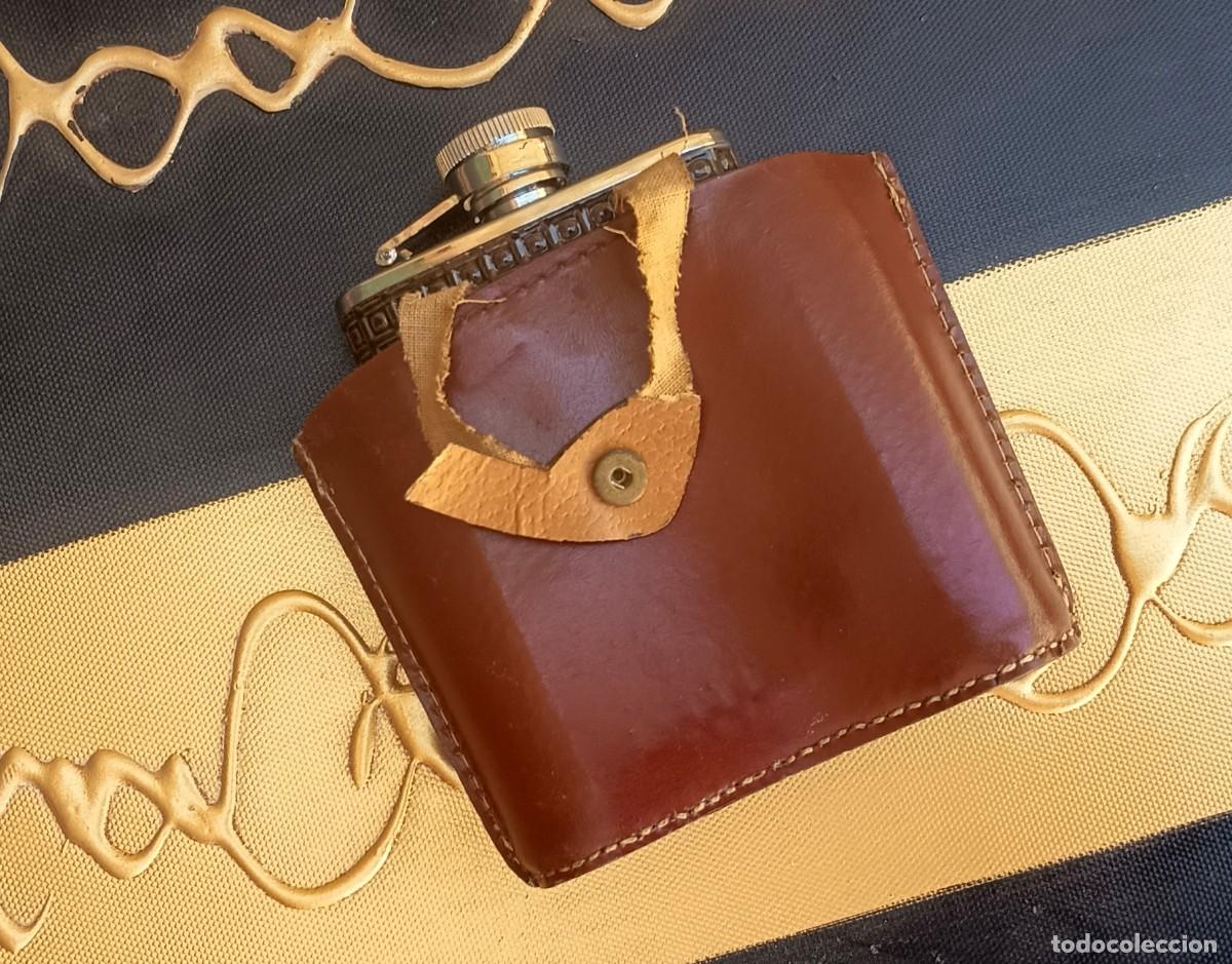Coleccionismo de vinos y licores: Petaca de acero inoxidable+funda de cuero