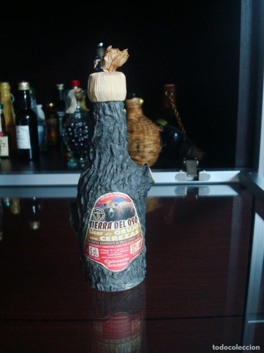 Coleccionismo de vinos y licores: Licor de orujo con cerezas - Sierra del Oso (Botell&iacute;n) por abrir