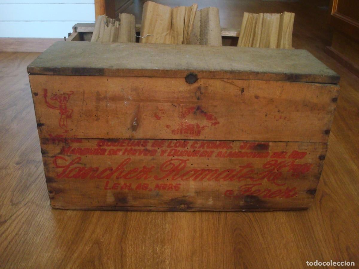Coleccionismo de vinos y licores: Caja de madera antigua original Brandy Abolengo S&aacute;nchez Romate (a&ntilde;os 60 o 70) Ripoll