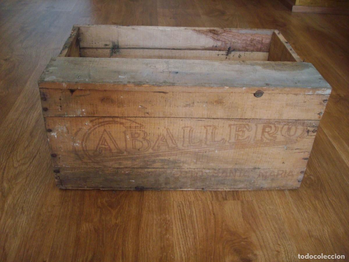 Coleccionismo de vinos y licores: Caja de madera antigua original Decano Caballero Pedro Domecq (a&ntilde;os 60 o 70)