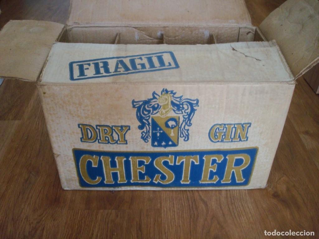 Coleccionismo de vinos y licores: Caja antigua Dry Gin Chester