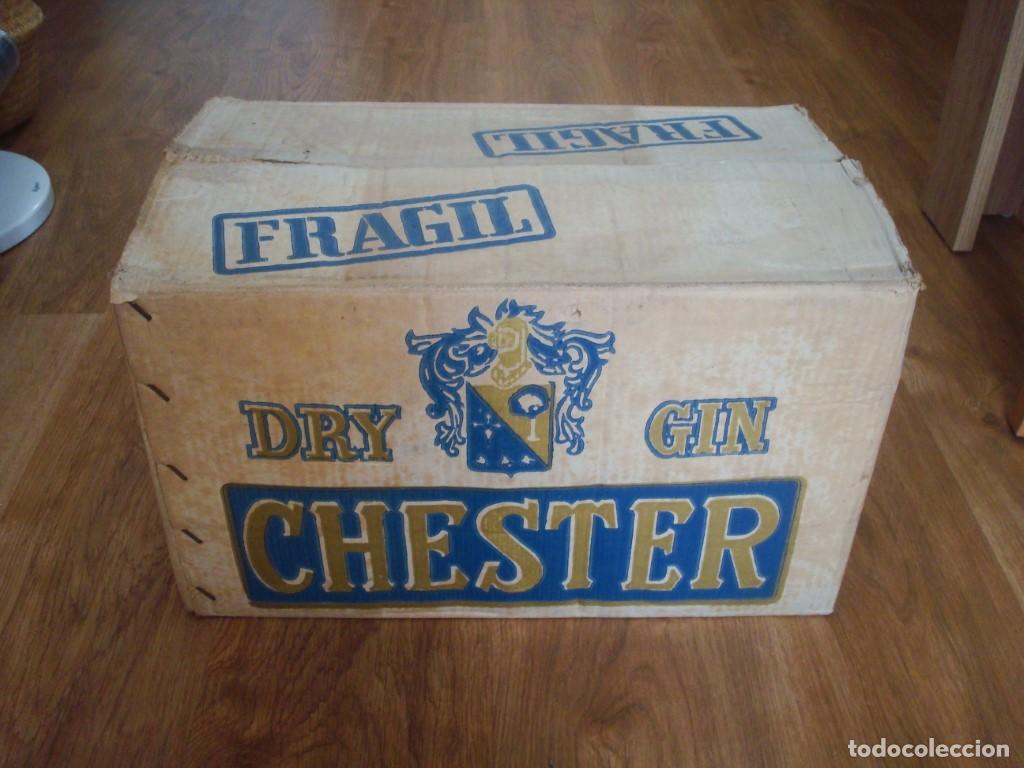 Coleccionismo de vinos y licores: Caja antigua Dry Gin Chester