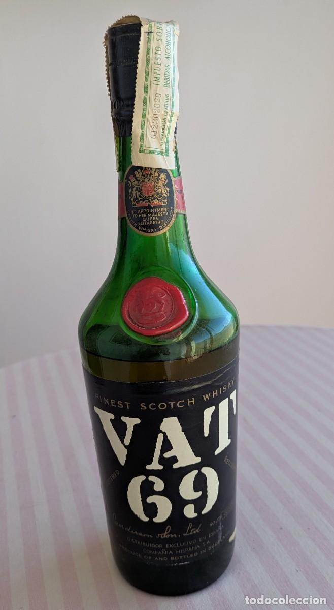 Coleccionismo de vinos y licores: Antigua botella Whisky escoc&eacute;s VAT 69