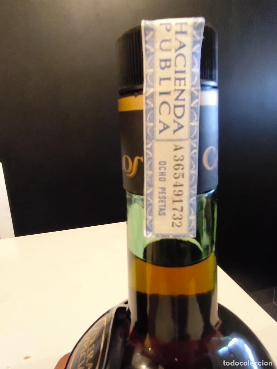 Coleccionismo de vinos y licores: Brandy Carlos I 1987 - Foto 6