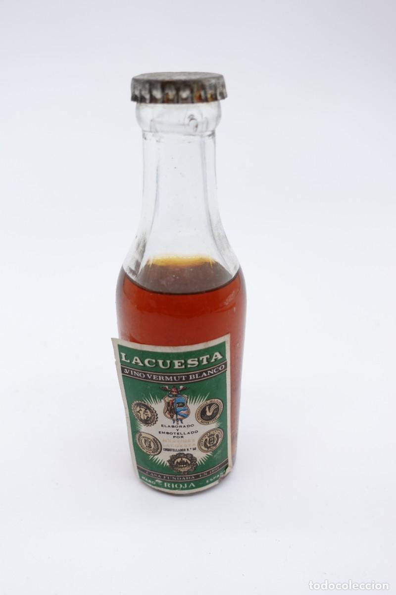 Collection of wines and liquors: RARO BOTELL&Iacute;N VERMUT BLANCO LACUESTA MART&Iacute;NEZ LACUESTA HARO RIOJA