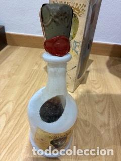 Coleccionismo de vinos y licores: Brandy Conde de Osborne - Edici&oacute;n Salvador Dal&iacute; (Con Caja Original), con merma por evaporaci&oacute;n