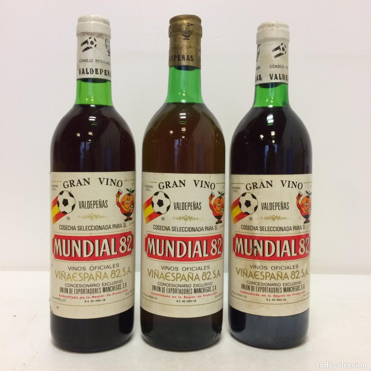 Coleccionismo de vinos y licores: Vino: Gran Vino Valdepe&ntilde;as, Cosecha seleccionada para el Mundial 82 (Lote 3 Botellas) Naranjito