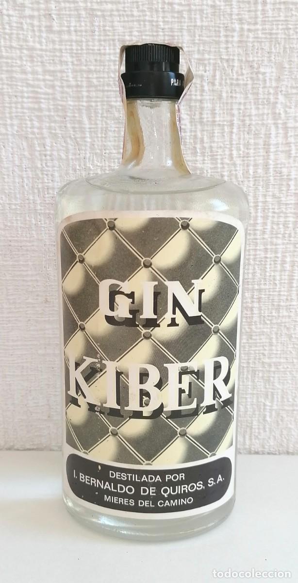 Coleccionismo de vinos y licores: ANTIGUA BOTELLA DE GINEBRA GIN KIBER SIN ABRIR