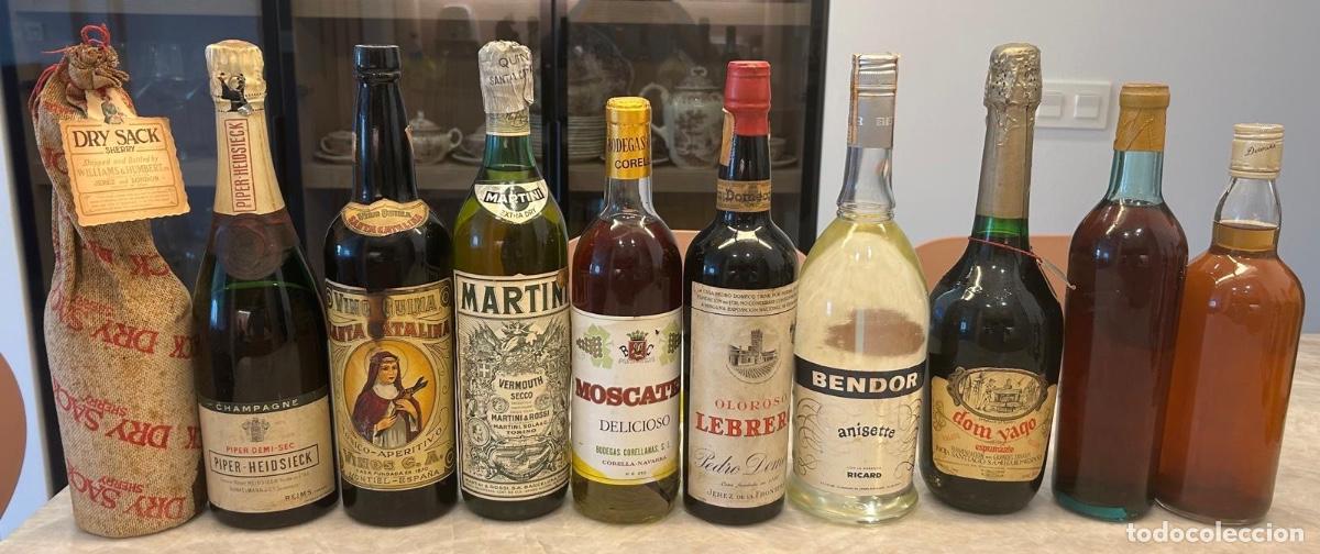 Coleccionismo de vinos y licores: Lote de 8 botellas antiguas de vinos y licores espa&ntilde;oles y europeos (a&ntilde;os 50-70) + 2 de regalo