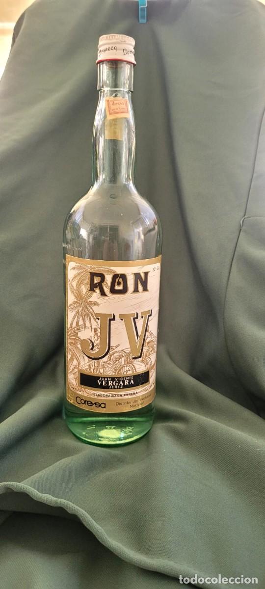 Coleccionismo de vinos y licores: Botella Ron J.V. Juan Vicente Vergara Distribuidor Coreisa
