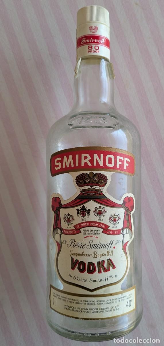 Coleccionismo de vinos y licores: Antigua botella Vodka Pierre Smirnoff