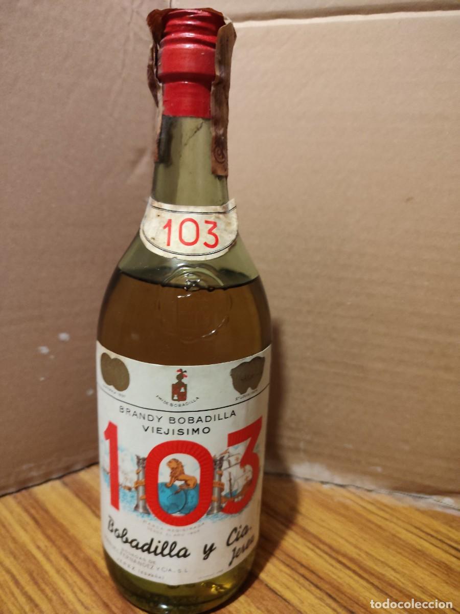 Coleccionismo de vinos y licores: Botella antigua Brandy Bobadilla 103 Viej&iacute;simo &ndash; precinto original