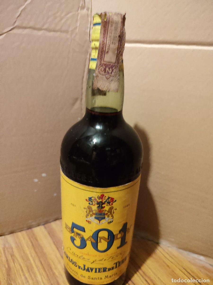 Coleccionismo de vinos y licores: Antigua botella de Brandy 501 Carlos y Javier de Terry &ndash; llena y precintada