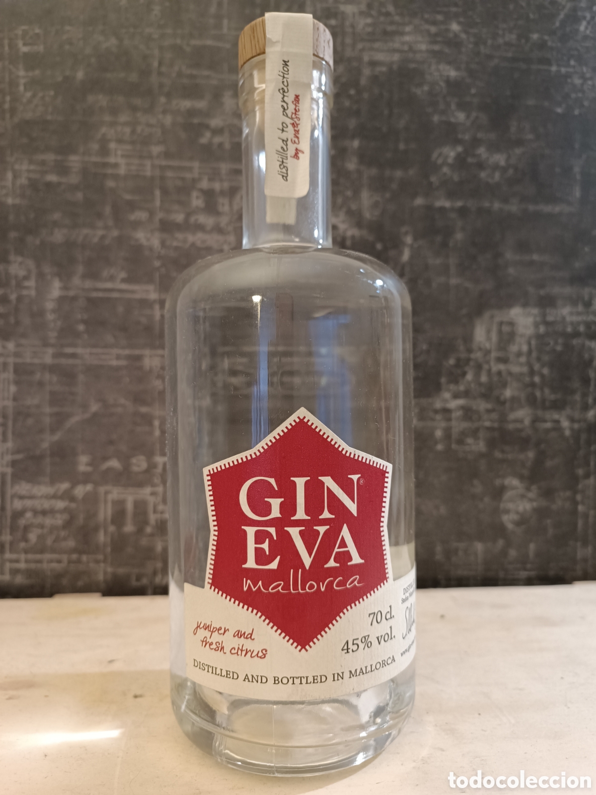Coleccionismo de vinos y licores: BOTELLA DE GINEBRA ESPA&Ntilde;OLA &rdquo;EVA&rdquo;.