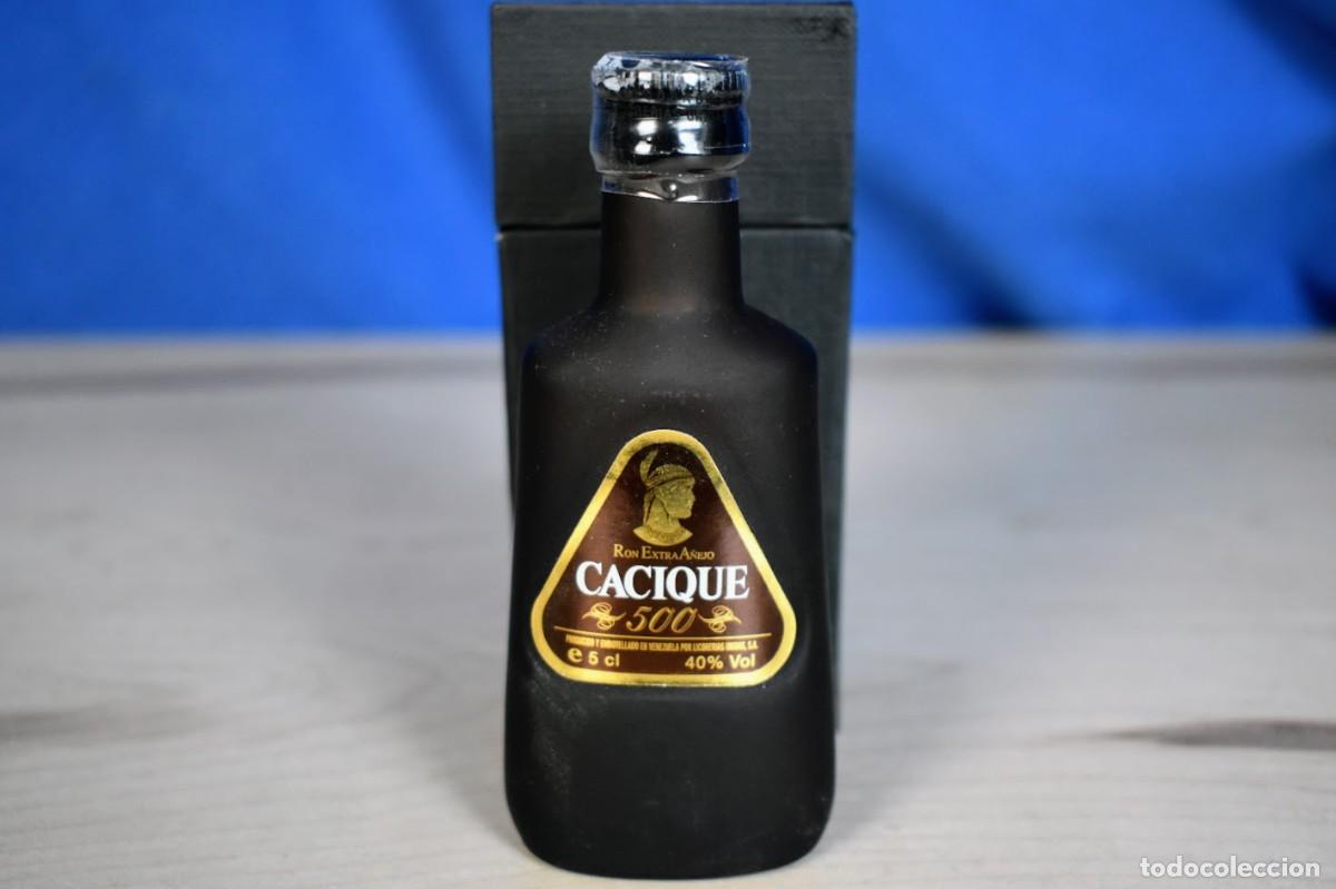 Coleccionismo de vinos y licores: Botellin Ron Cacique 500 extra a&ntilde;ejo con estuche original