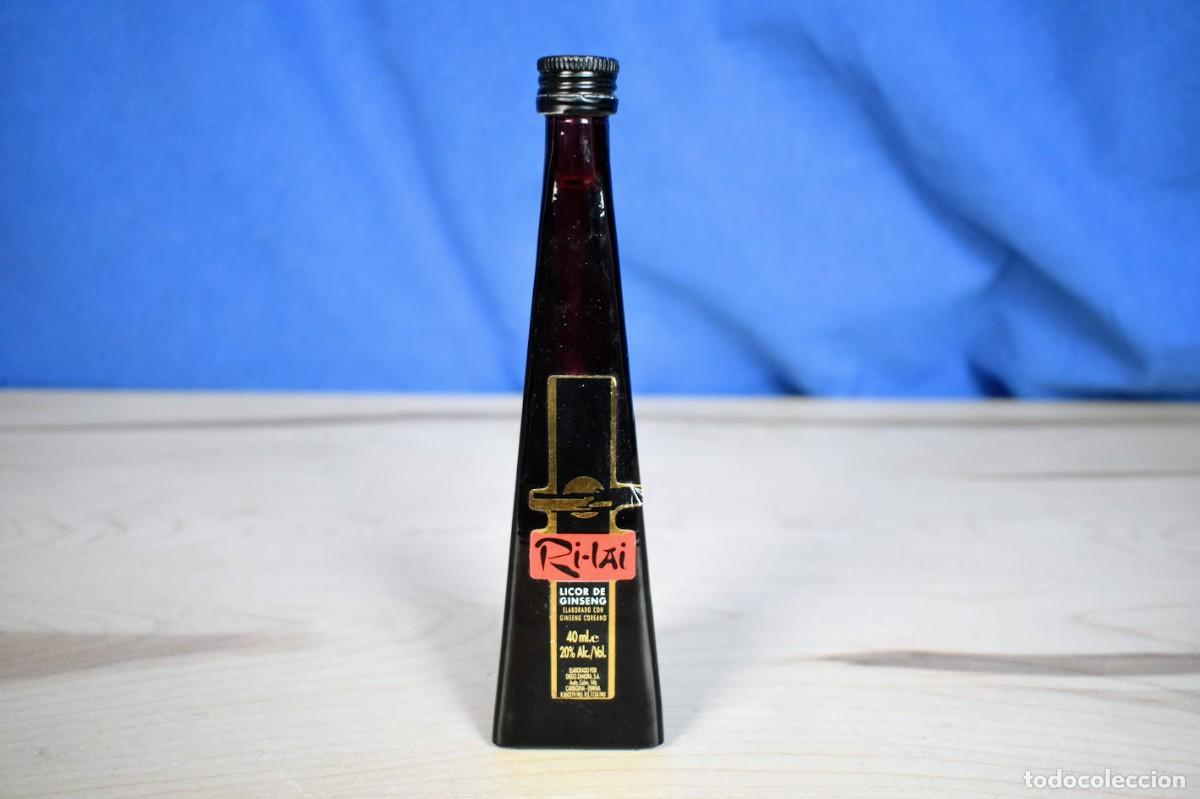 Coleccionismo de vinos y licores: Botellin Ri-Lai licor de Ginseng