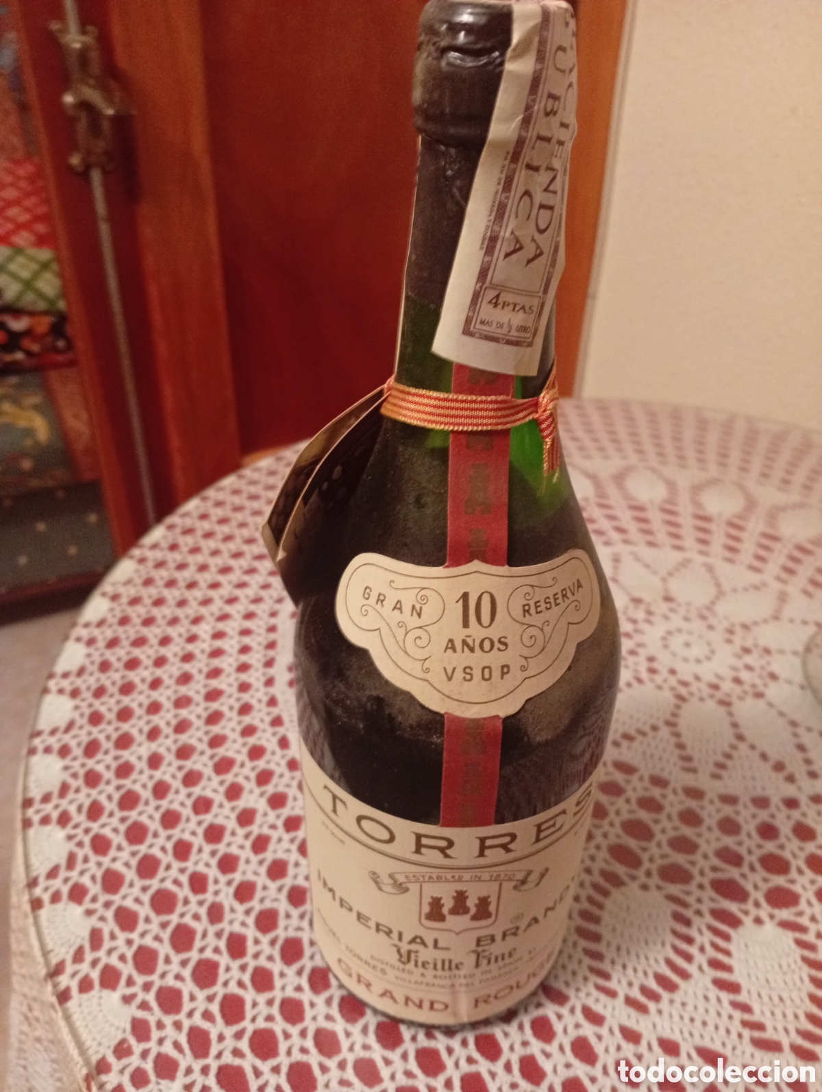 Coleccionismo de vinos y licores: Antigua Botella Brandy Torres 10 Gran Reserva - A&ntilde;os 70 - Precinto 4 Pts