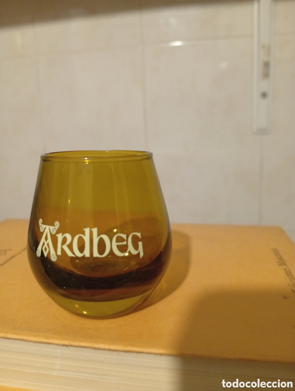 Coleccionismo de vinos y licores: Vasito Degustaci&oacute;n Destiler&iacute;a Whisky de Malta Ardbeg