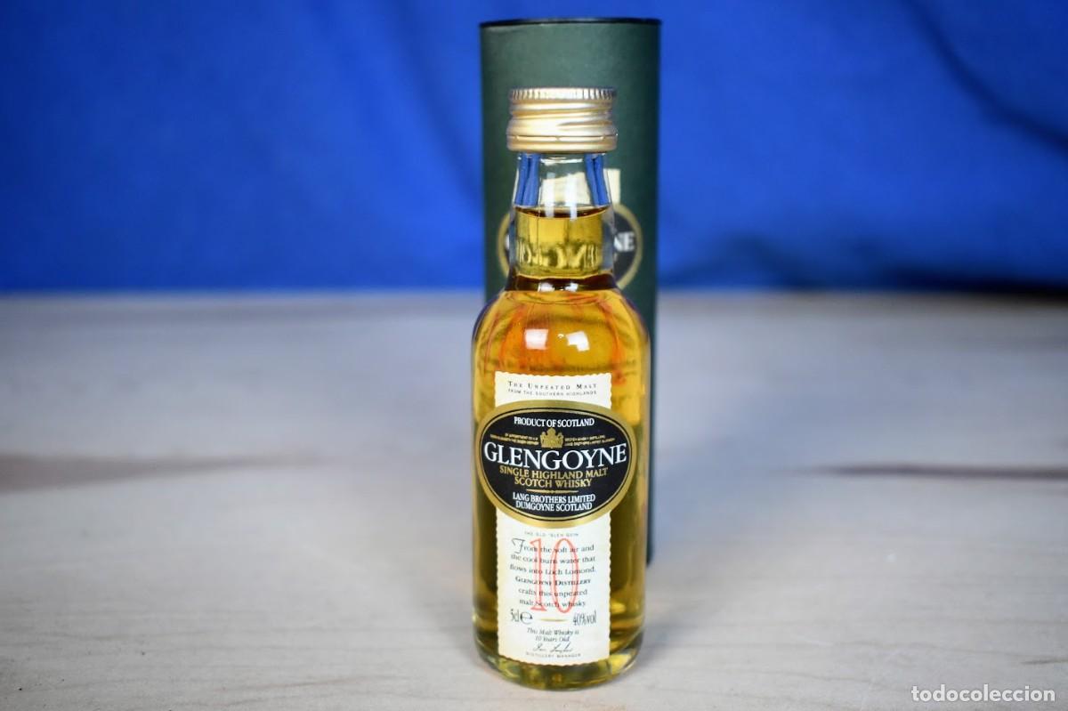 Coleccionismo de vinos y licores: Antiguo botellin miniatura Whisky Glengoine 10 a&ntilde;os con estuche original