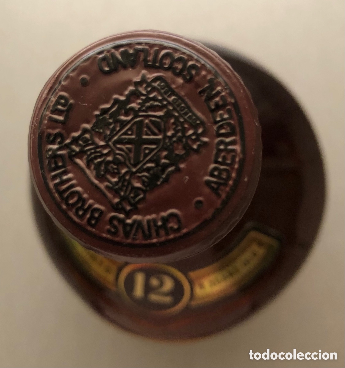Coleccionismo de vinos y licores: Antigua Botella Whisky Chivas Regal 12 A&ntilde;os - D&eacute;cada 1980 - 75 cl / 43&deg; - Llena Sin Abrir