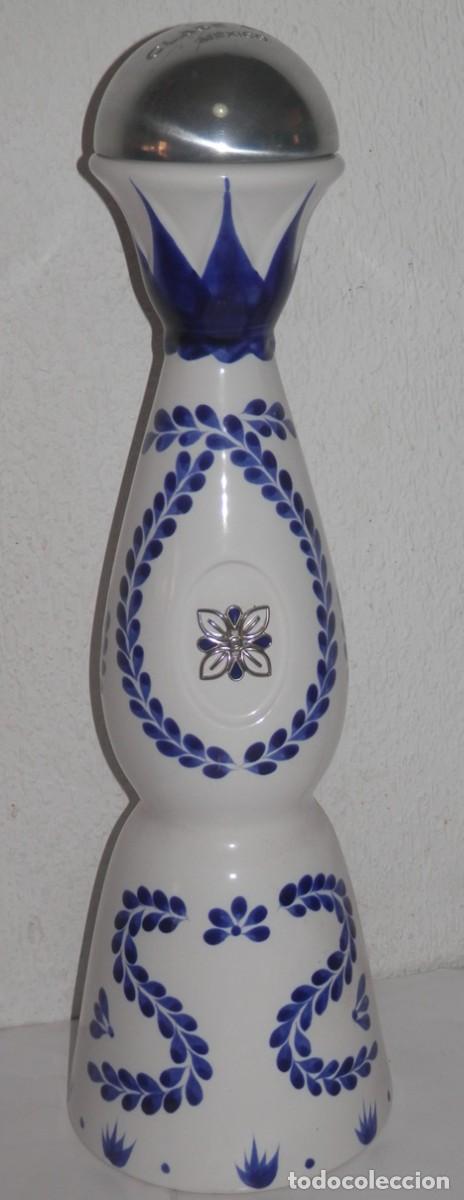 Coleccionismo de vinos y licores: BOTELLA DE PORCELANA DE LA TEQUILA CLASE AZUL