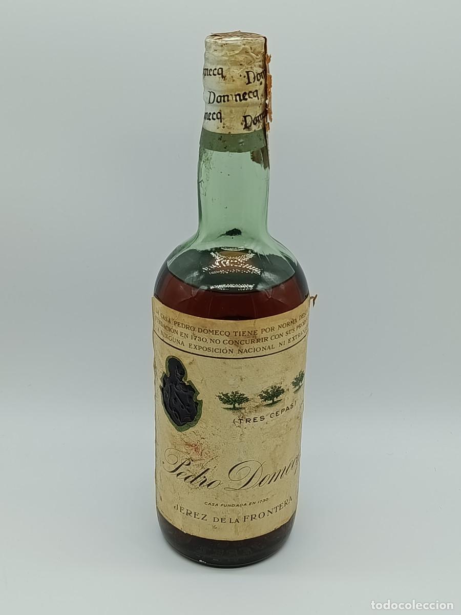 Coleccionismo de vinos y licores: BOTELLA BRANDY 3 CEPAS. PEDRO DOMECQ. JEREZ DE LA FRONTERA. TAPON CORCHO. 70CL. PRECINTADA.