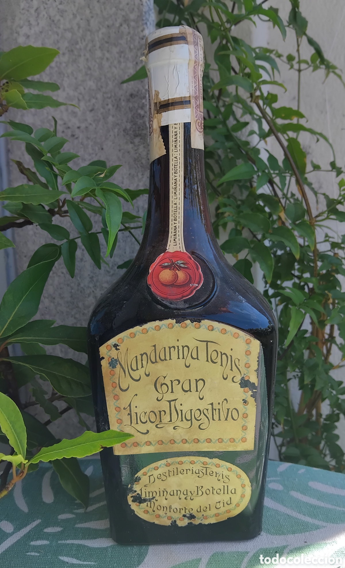 Coleccionismo de vinos y licores: Botella gran licor estomacal de Limitada y Botella-Monforte del Cid