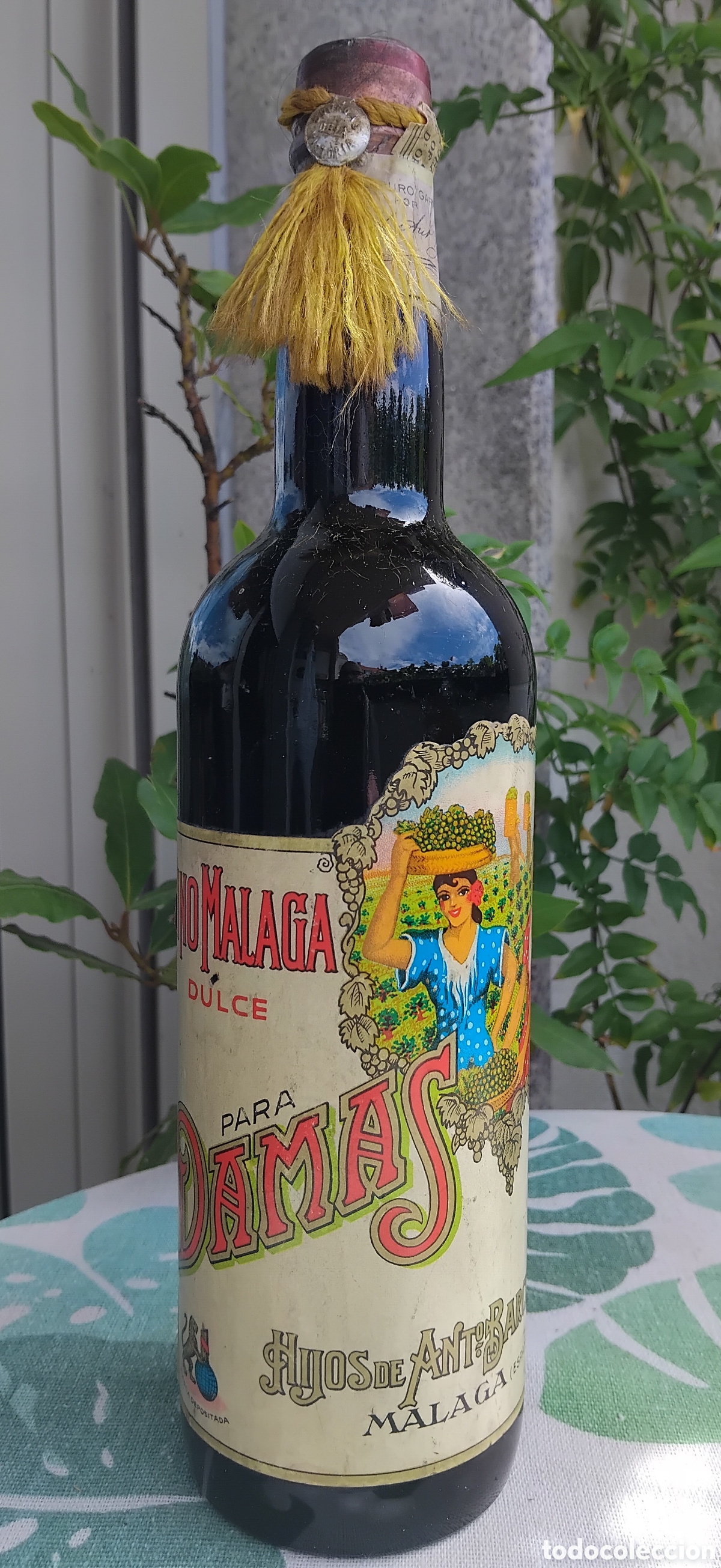 Coleccionismo de vinos y licores: Botella vino moscatel para damas de Hijos de Ant. Barcel&oacute;-M&aacute;laga